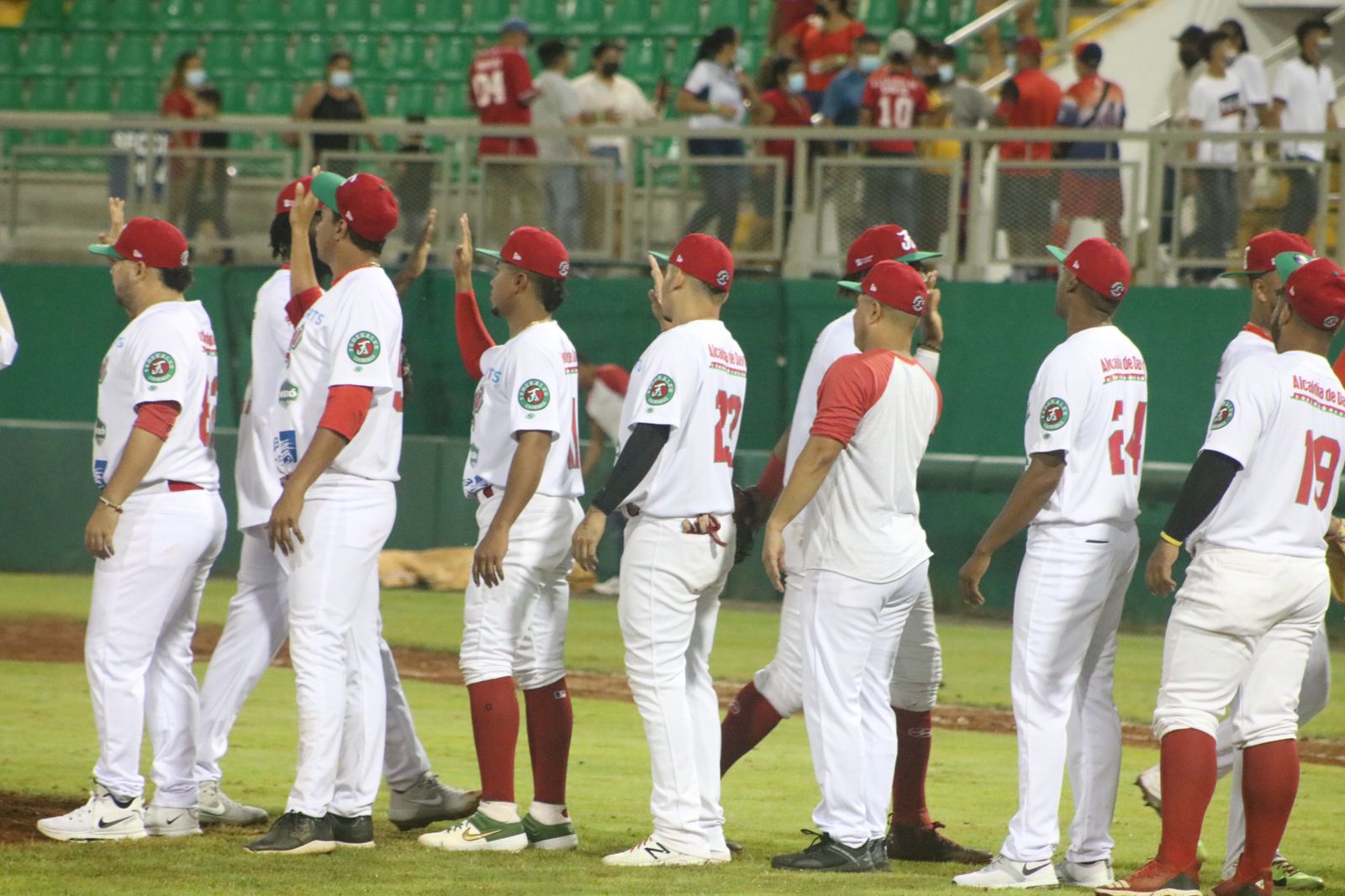 Ganan con paliza en debut de Jonathan Araúz : PANAMÁ PROBEIS - Asociación  Pro Béisbol de Panamá